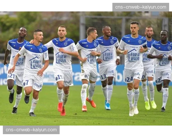 法甲第28轮多场平局，积分榜中游竞争异常激烈